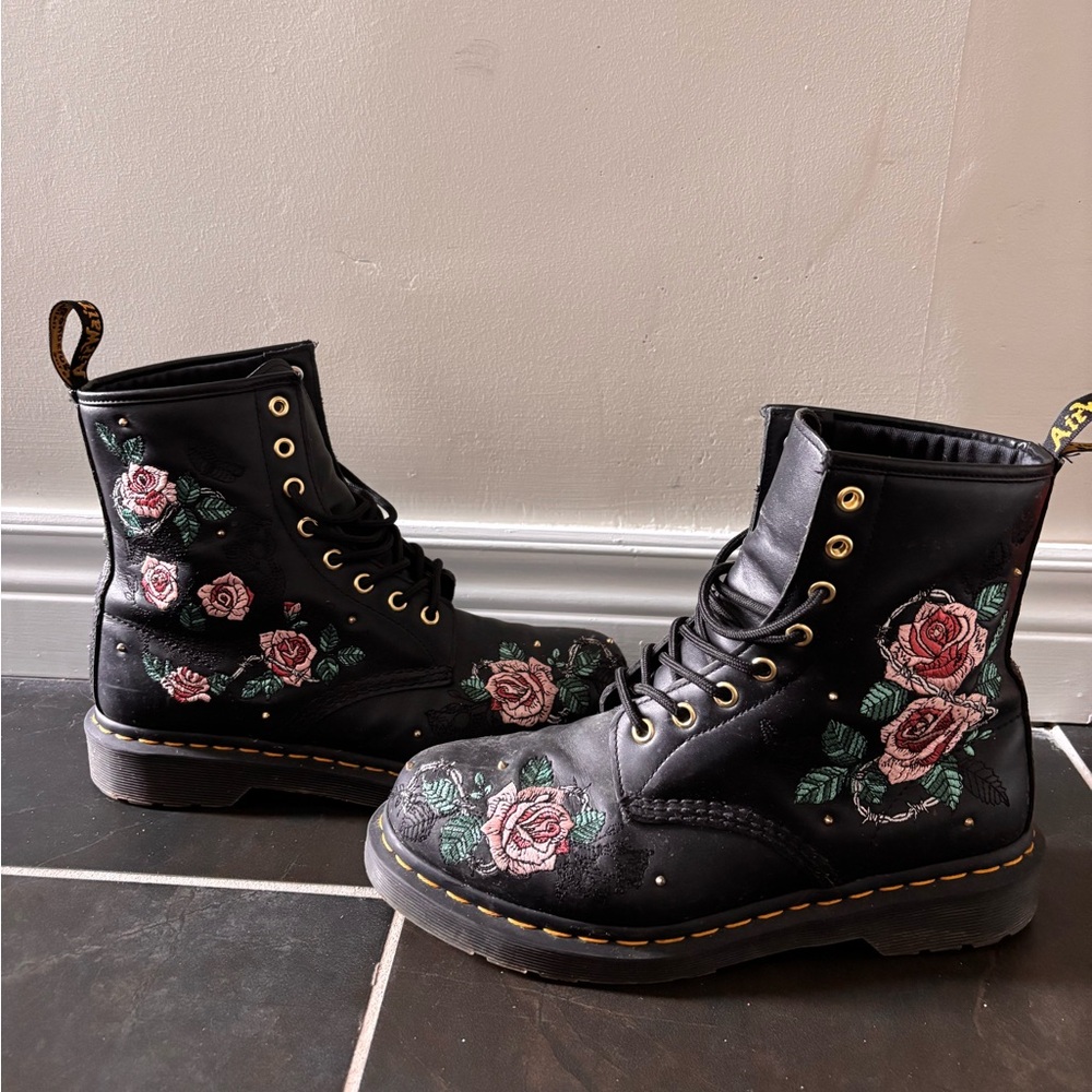 Used but in great condition.
Size 9